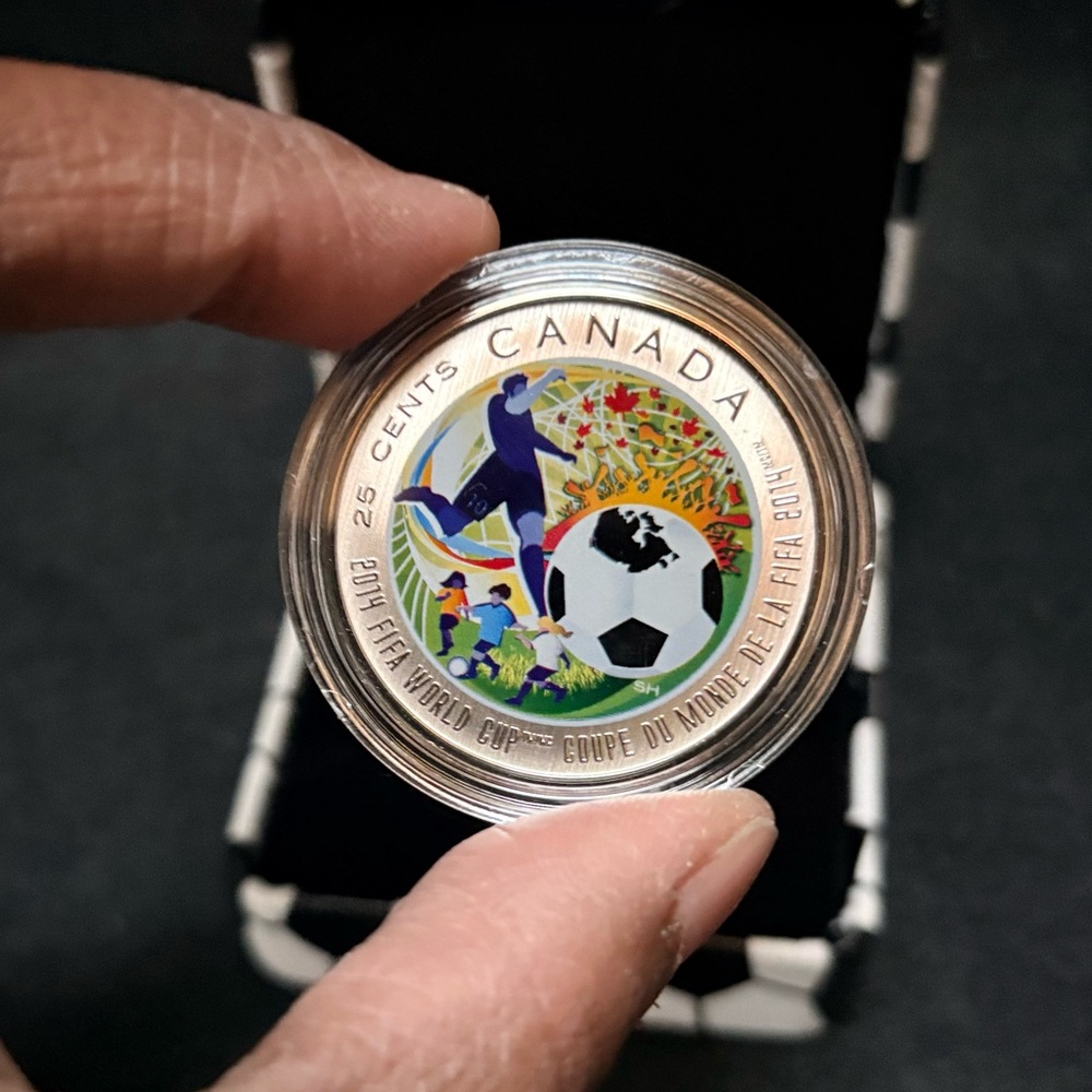 🏷 Royal Canadian Mint | FIFA World Cup Brazil 2014 Specimen 25c Quarter Coin